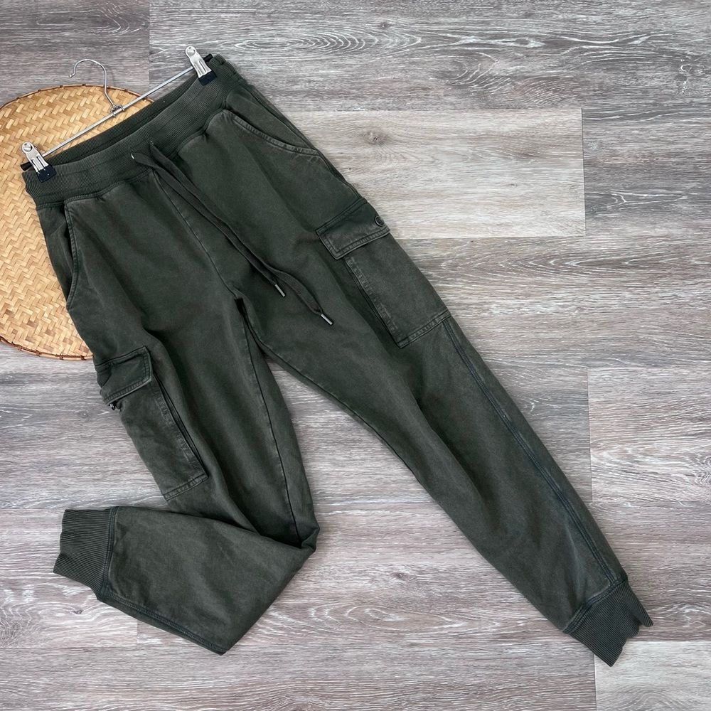 American Eagle aerie cargo joggers